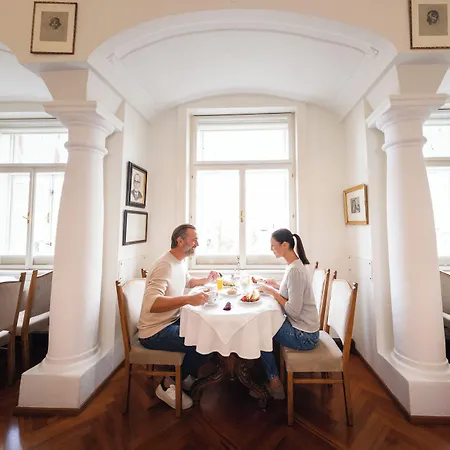 Austria Classic Wolfinger - Hauptplatz Hotel 3*